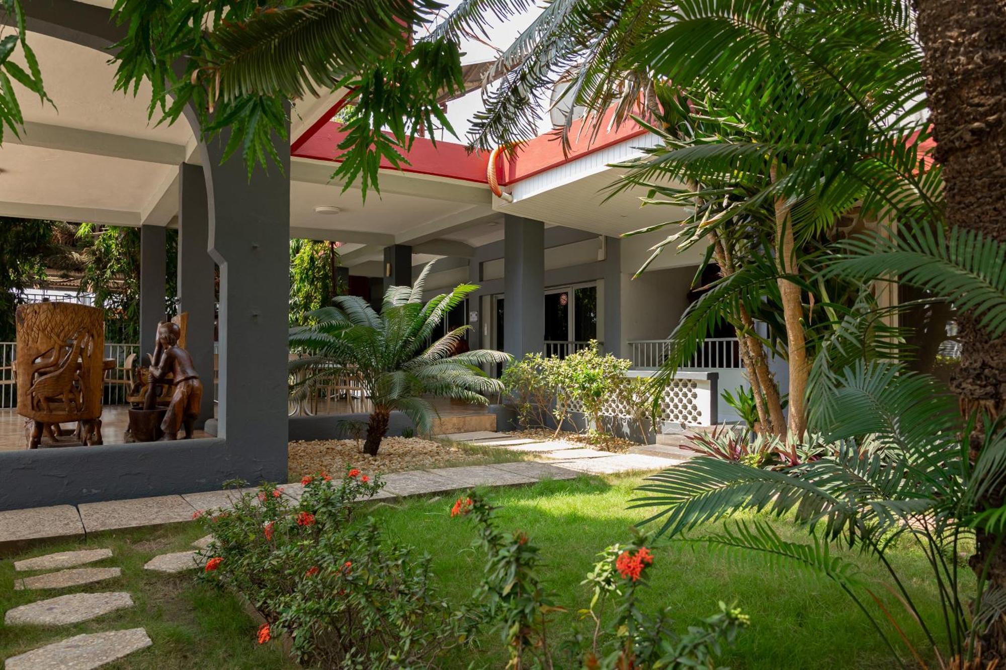 Hotel Du Lac Cotonou Exterior photo